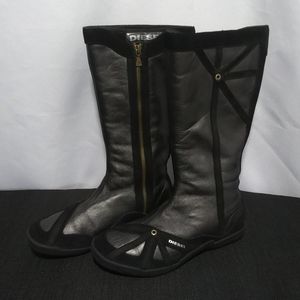 SOLD Diesel "Run-to-W" Boots Size 8